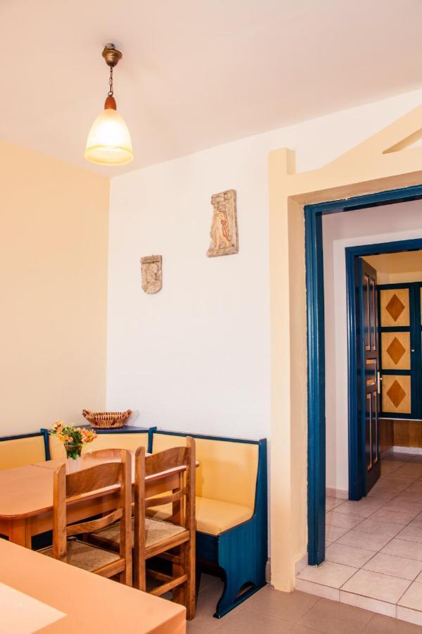 פליראקי Limanaki Apartments מראה חיצוני תמונה